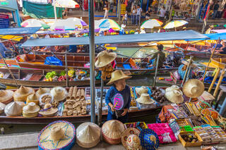 Damnoen Saduak Floating Market