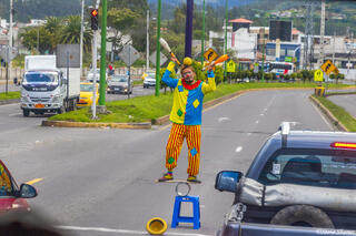 Quito Red Light Juggler