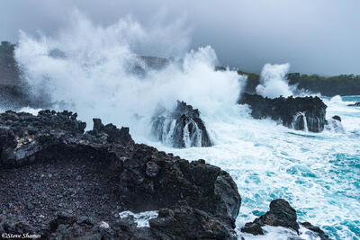 Hawaii Splashing Waves