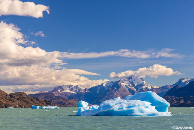 Iceburgs On Lago Argentino print