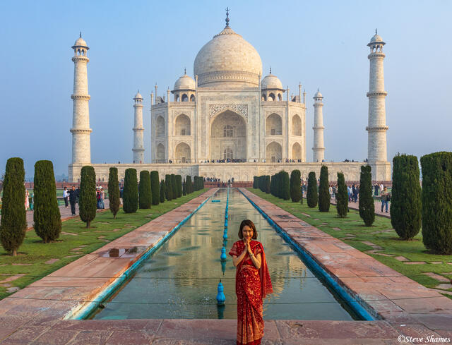 Taj Mahal Woman print