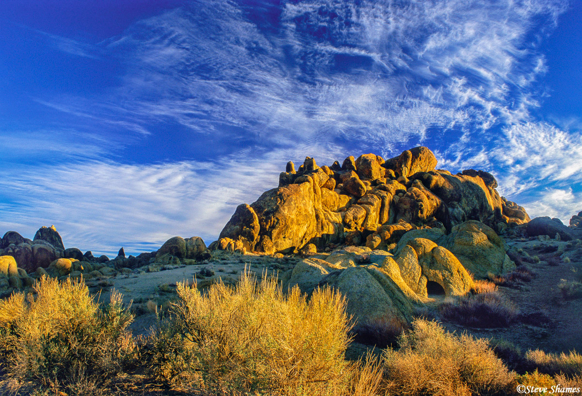 These rock formations make interesting sights.