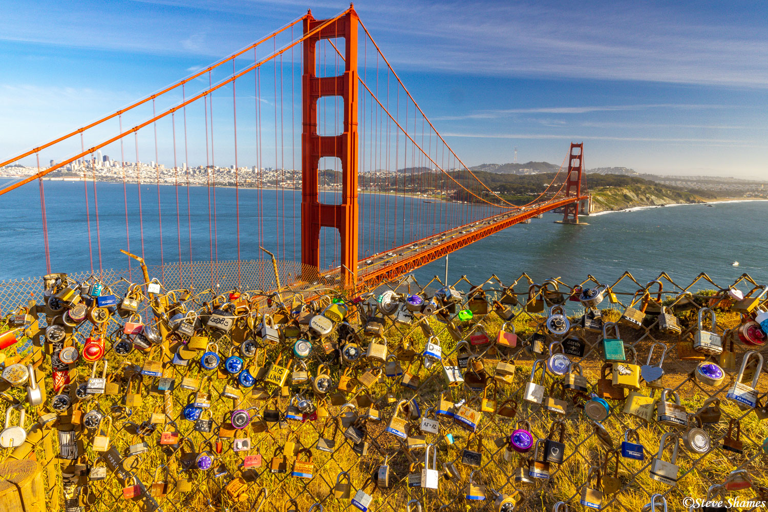 All these padlocks on the fence in front of the Golden Gate Bridge made for an interesting scene.