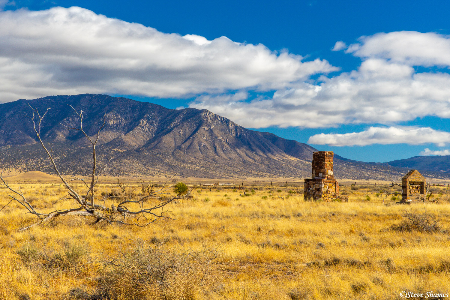 This scene caught my eye along highway 54, north of Alamogordo. Looks like a house once stood here.