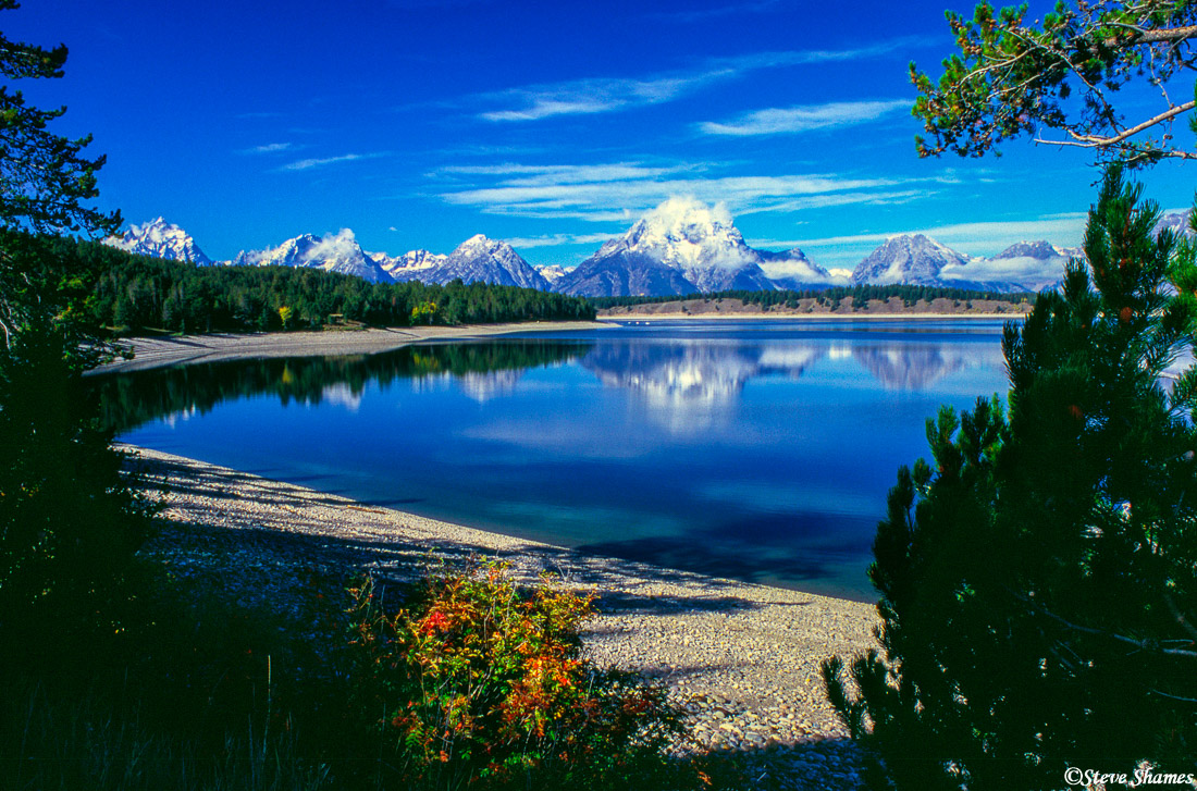 A view of the&nbsp;Grand Tetons reflection in Jackson Lake.