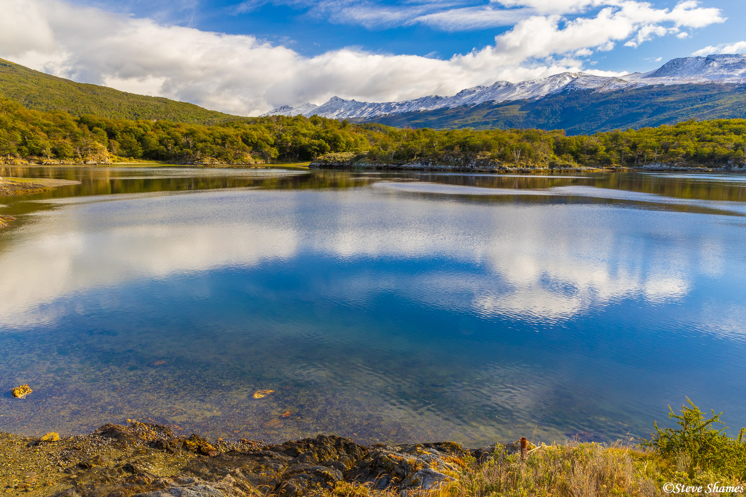 A nice lake and mountain scene at Tierra del Fuego National Park.